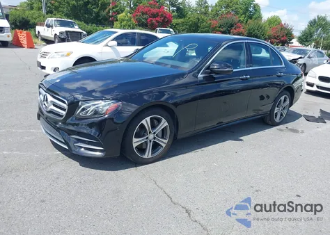 2017 Mercedes-Benz E 300 4Matic z USA, uszkodzony, nr VIN WDDZF4KB5HA171172